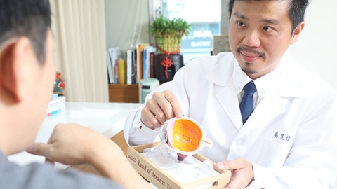 吳昱愷醫師看診